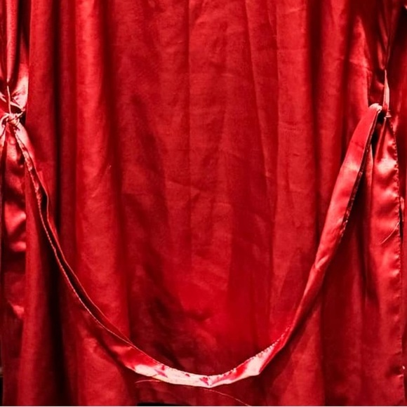 LMC BRIDAL Red Satin Robe like new ONE SIZE FITS ALL - Picture 4 of 5